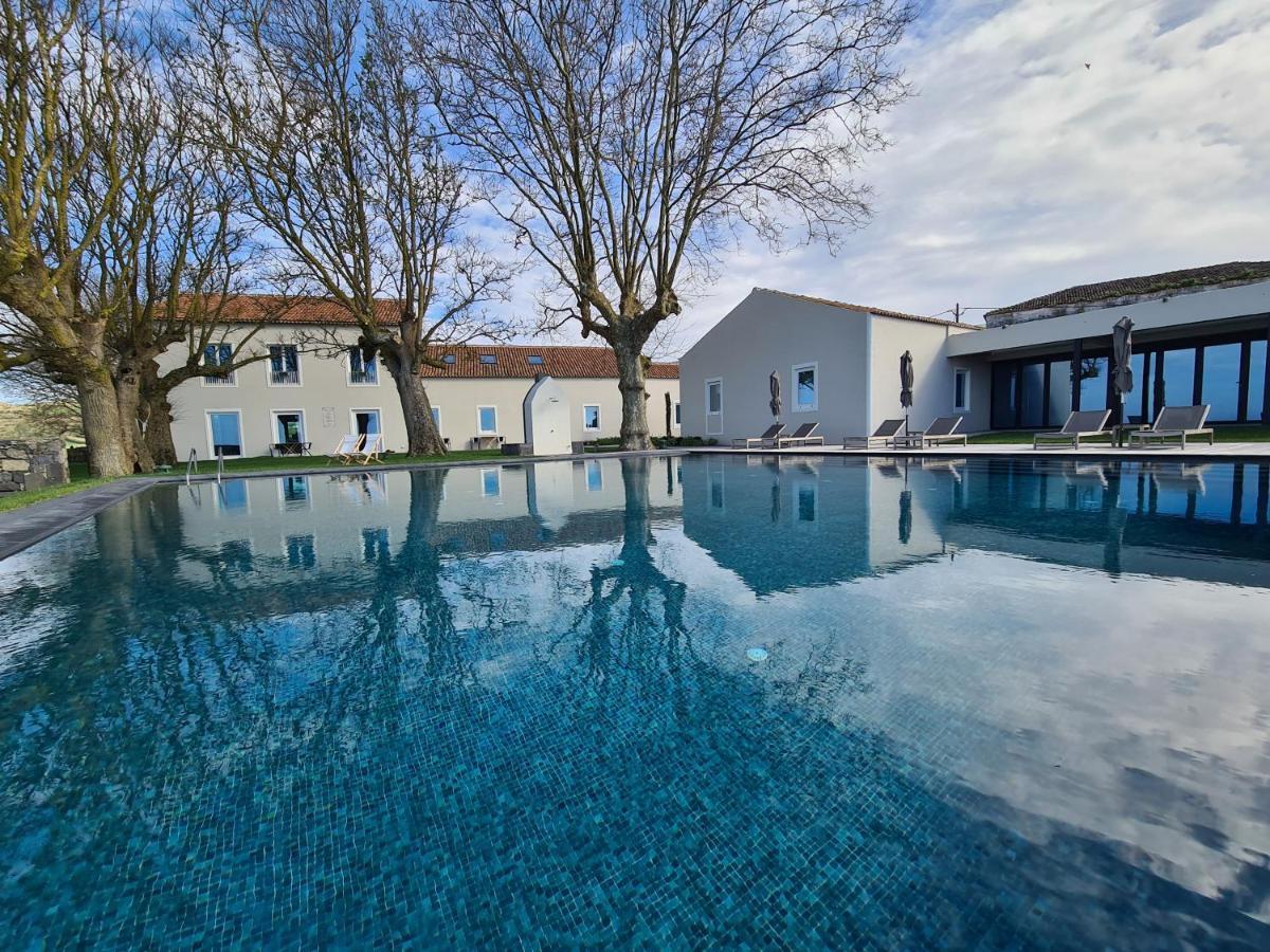 Sensi Azores Nature And Spa Ginetes Екстериор снимка The swimming pool at the Château de Launay
